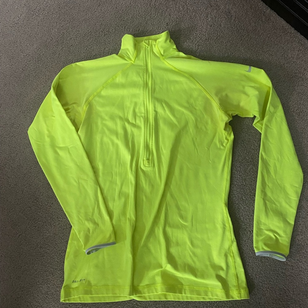 EUC Nike Pro half zip